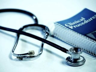 Бронхит: можно ли  вылечить без антибиотиков и в каких случаях такое лечение показано?