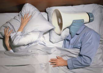 Храп: что это такое, почему человек храпит и как избавиться от такого недуга?